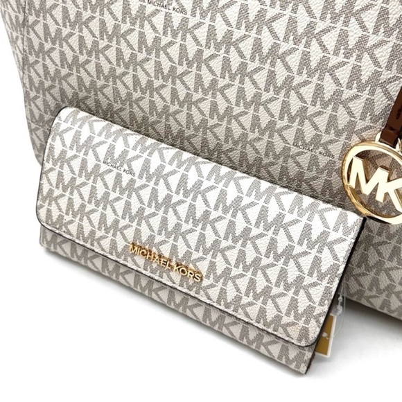 Michael Kors Large Jet Set Travel Chain Shoulder Bag & Trifold Wallet Vanilla - Picture 12 of 14